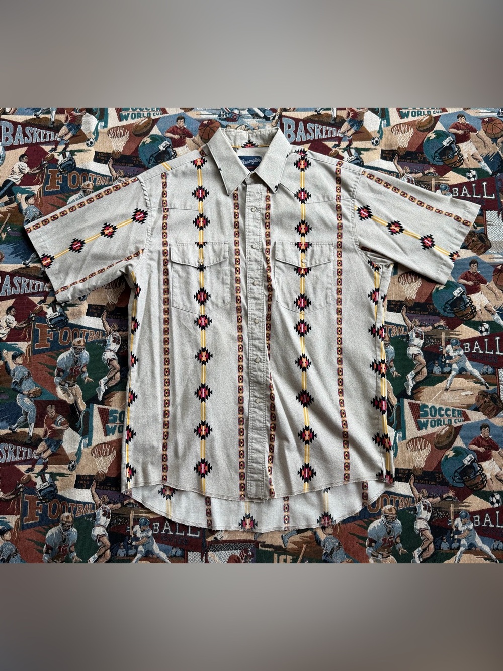 Vintage 90s Wrangler Gray Aztec Pear Snap Western Short Sleeve Shirt